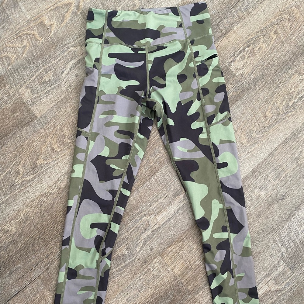 Zyia Camo tight